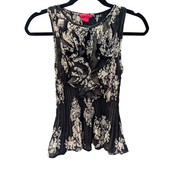 Sunny Leigh Petite PS Sleeveless Pleated Top Black & Ivory Medallion Print - Picture 1 of 5